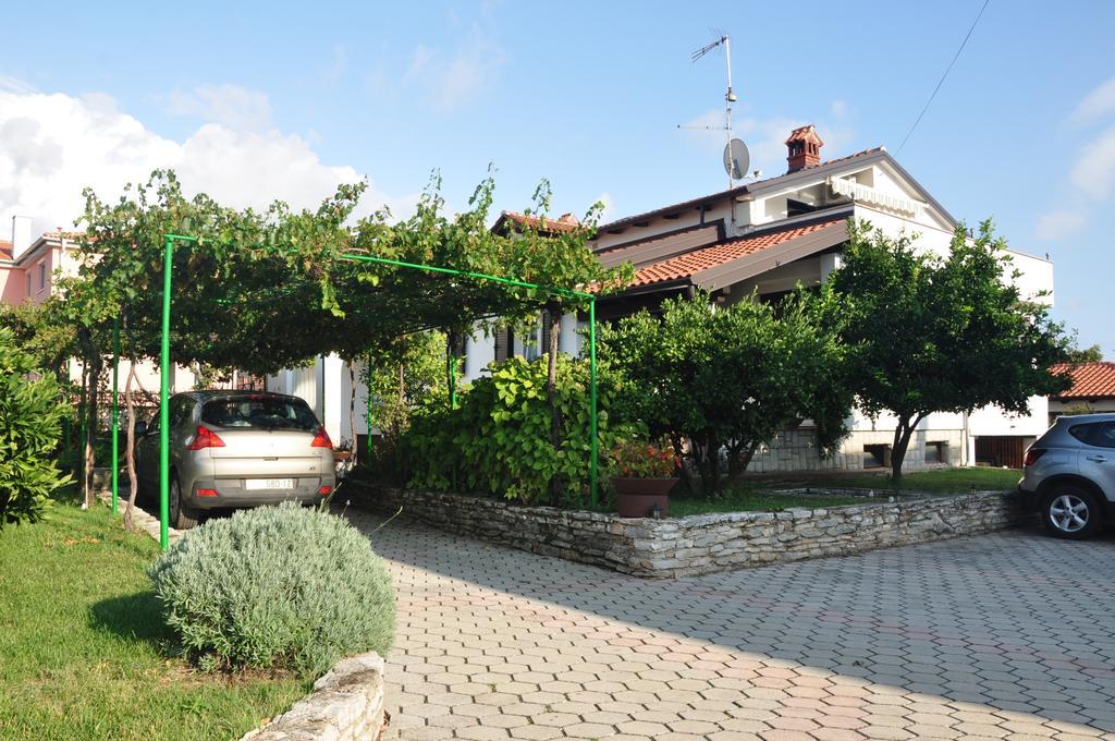 Franko Apartmani Zambratija  Exteriér fotografie