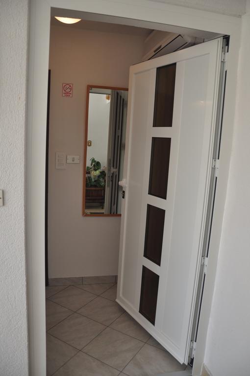 Franko Apartmani Zambratija  Exteriér fotografie