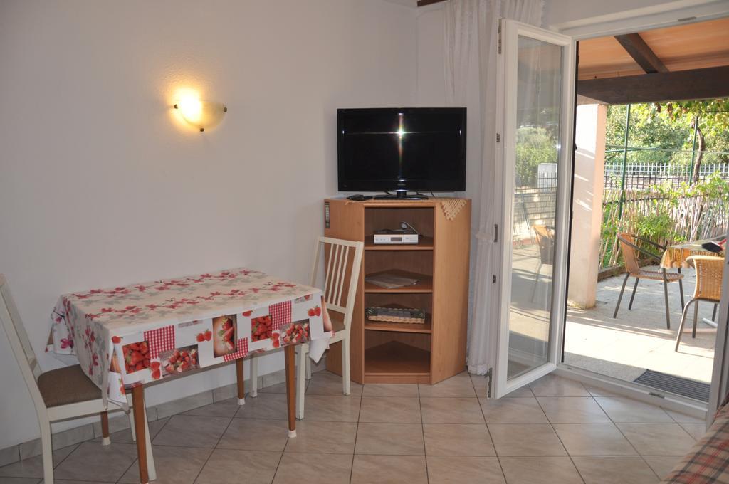 Franko Apartmani Zambratija  Exteriér fotografie